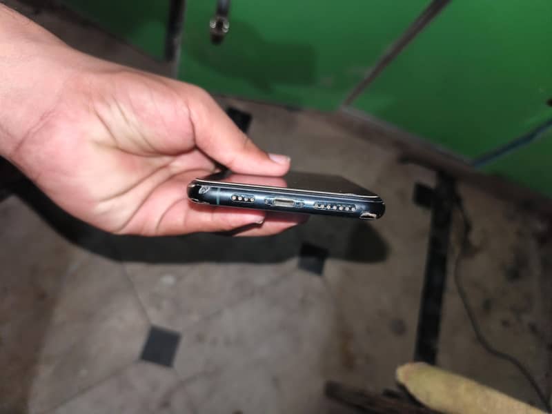 Apple iPhone 11 Pro Max 7