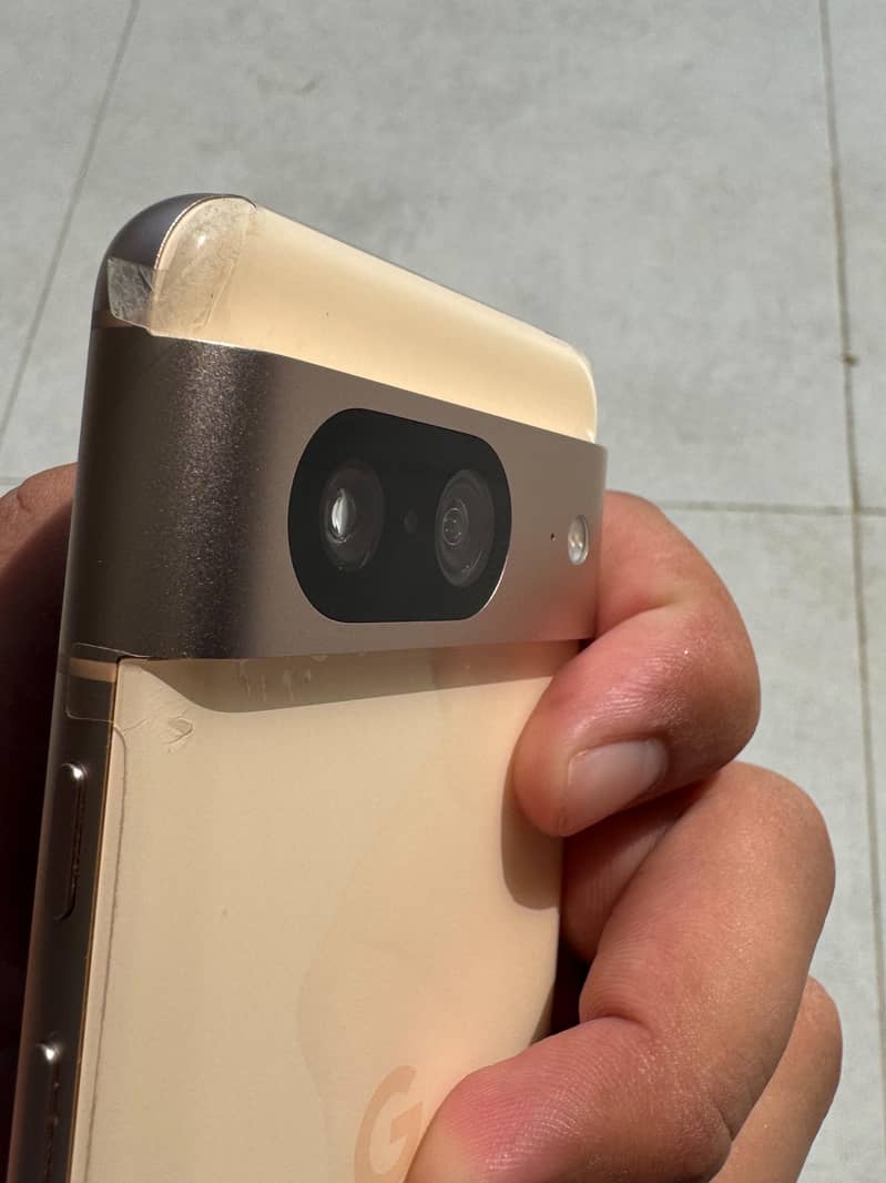 Google Pixel 8 4