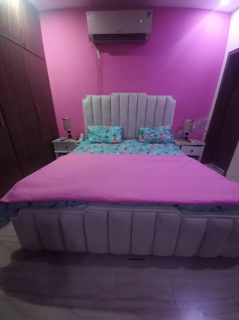 double bed with side tables 3
