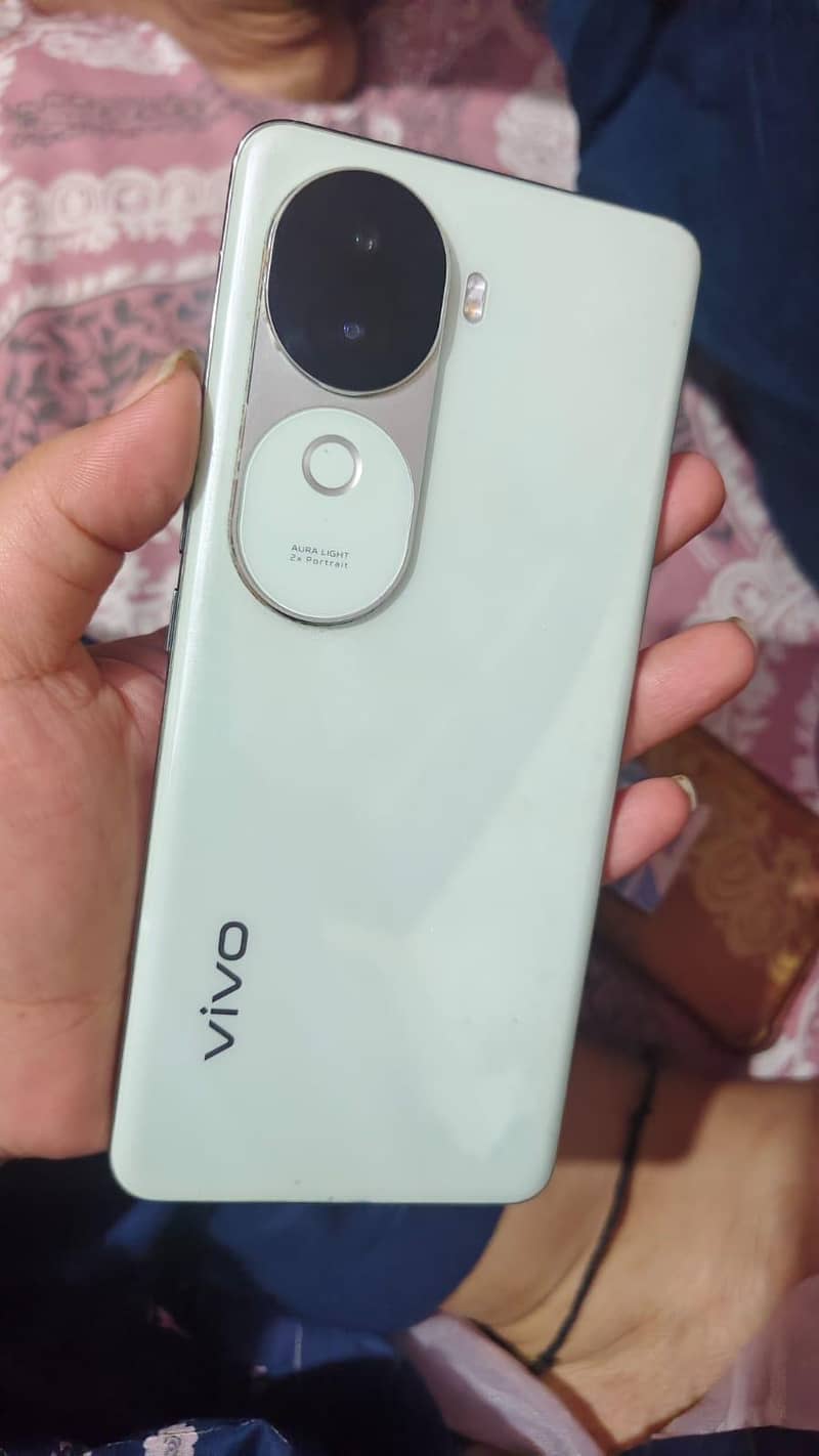 Vivo V40e 0