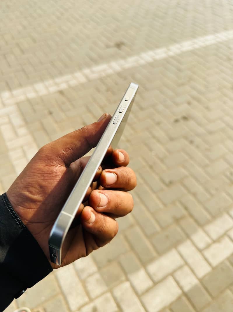 Apple iPhone 15 Pro Max 0