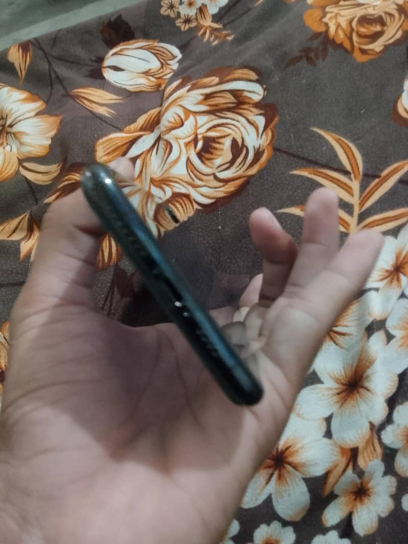 Apple iPhone XS Max 0