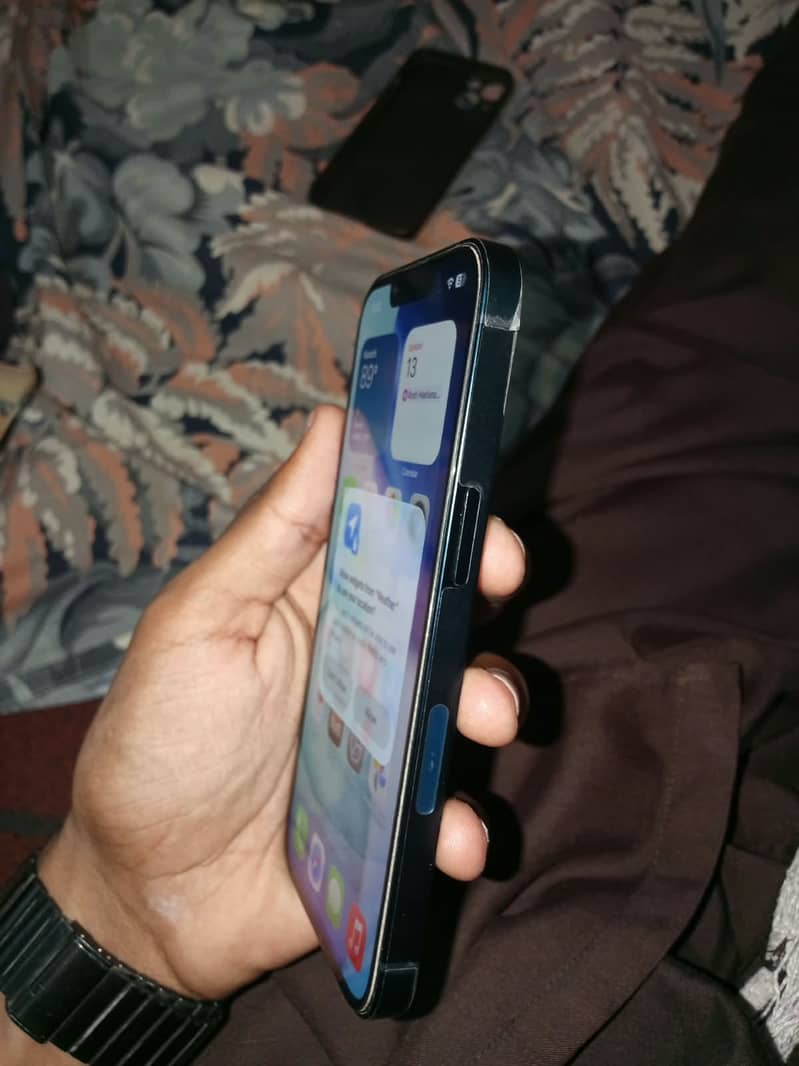 Apple iPhone 13 1