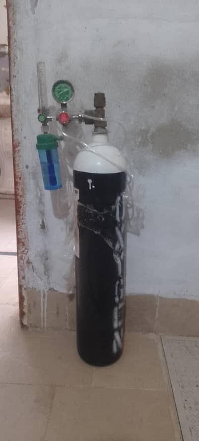 oxygen cylinder
