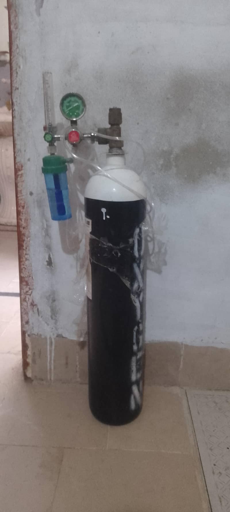 oxygen cylinder 0