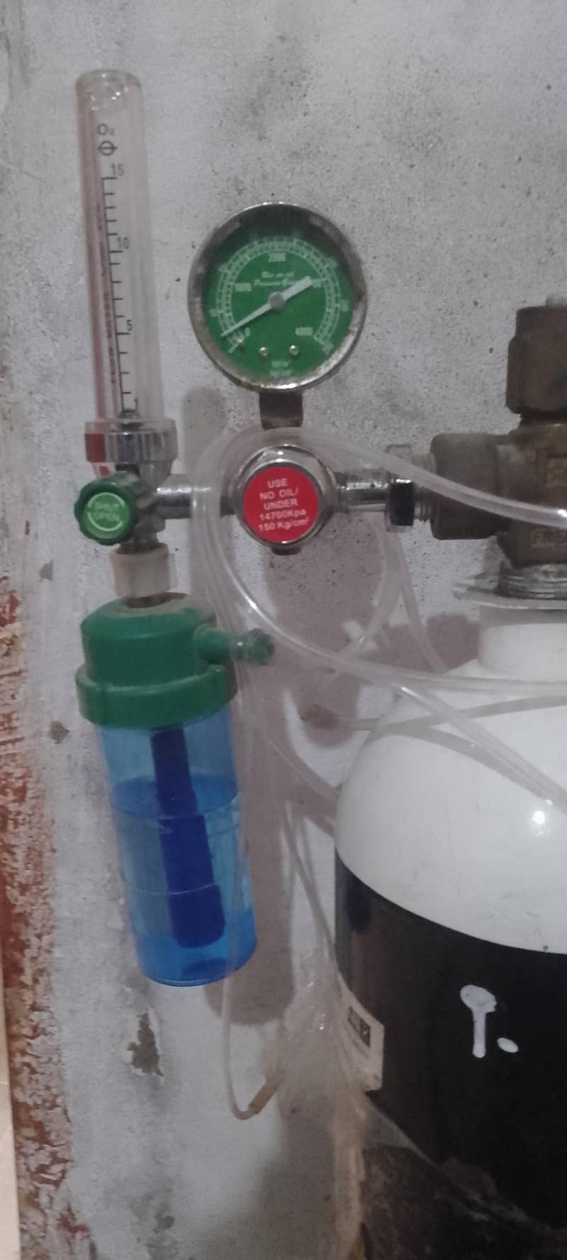 oxygen cylinder 1
