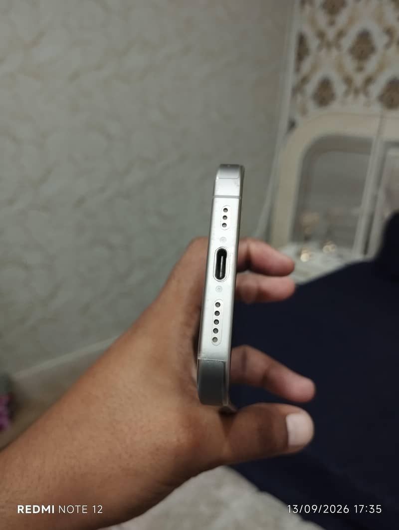 Apple iPhone 15 Pro 3