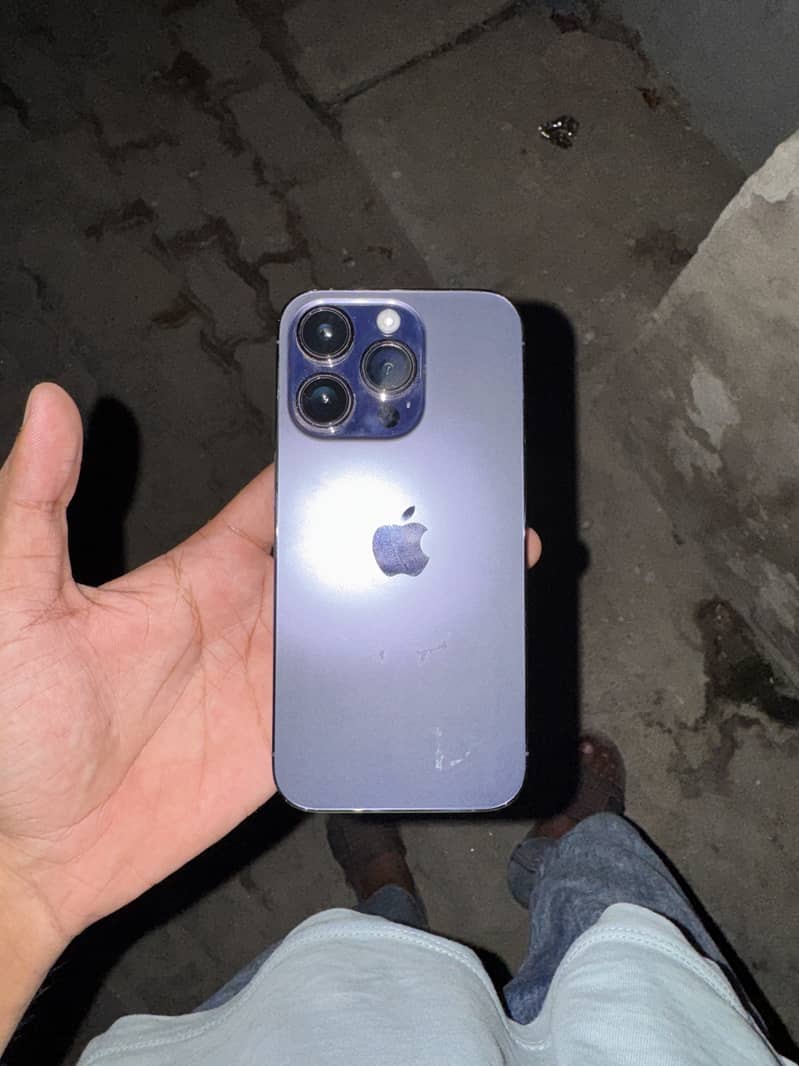 Apple iPhone 14 Pro 0
