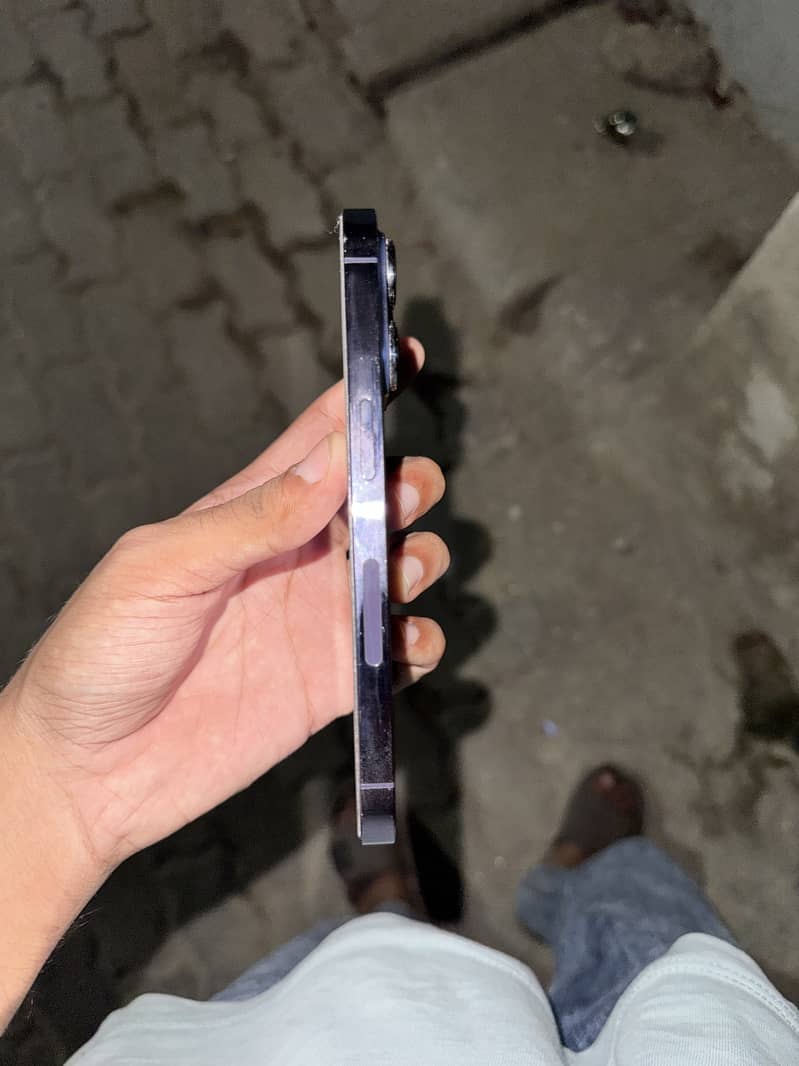 Apple iPhone 14 Pro 2
