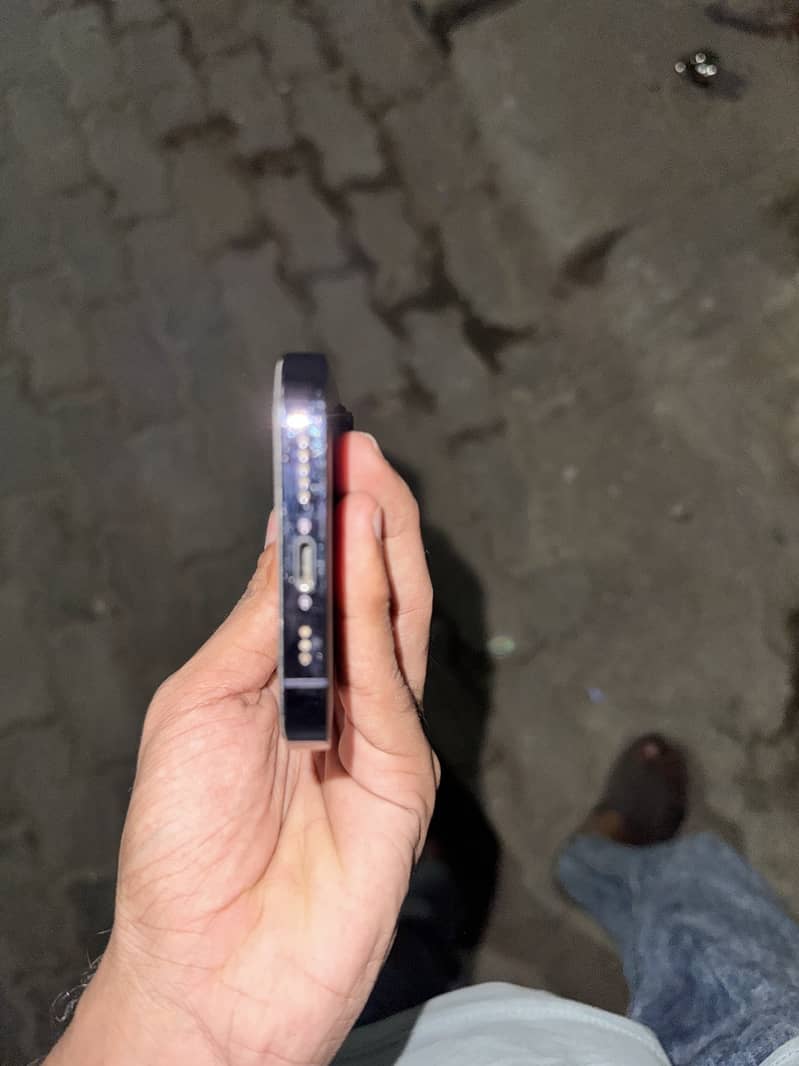 Apple iPhone 14 Pro 4