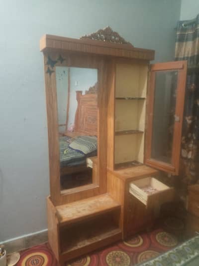 Dressing Table for Sale – Good Condition