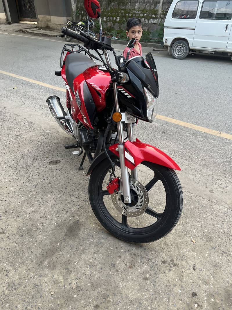 Honda CB150F 1