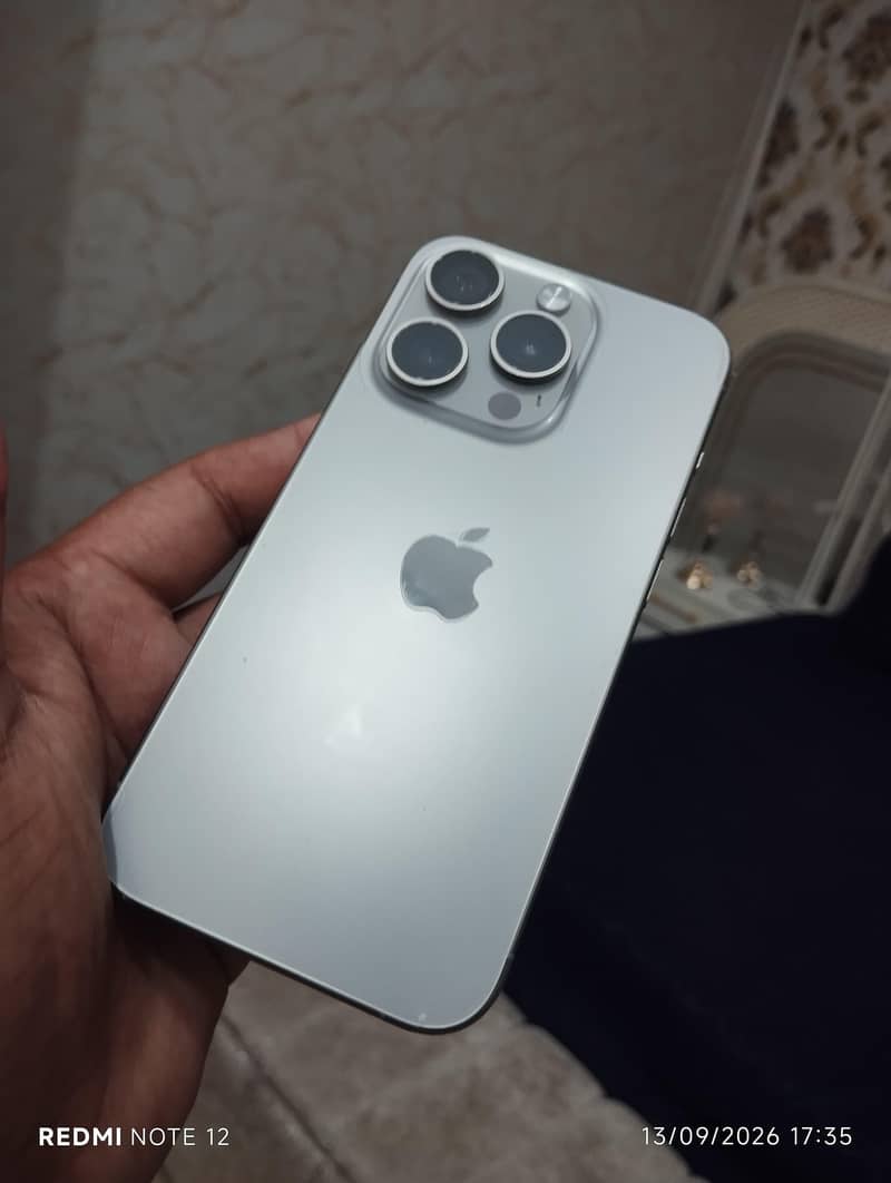 Apple iPhone 15 Pro 6