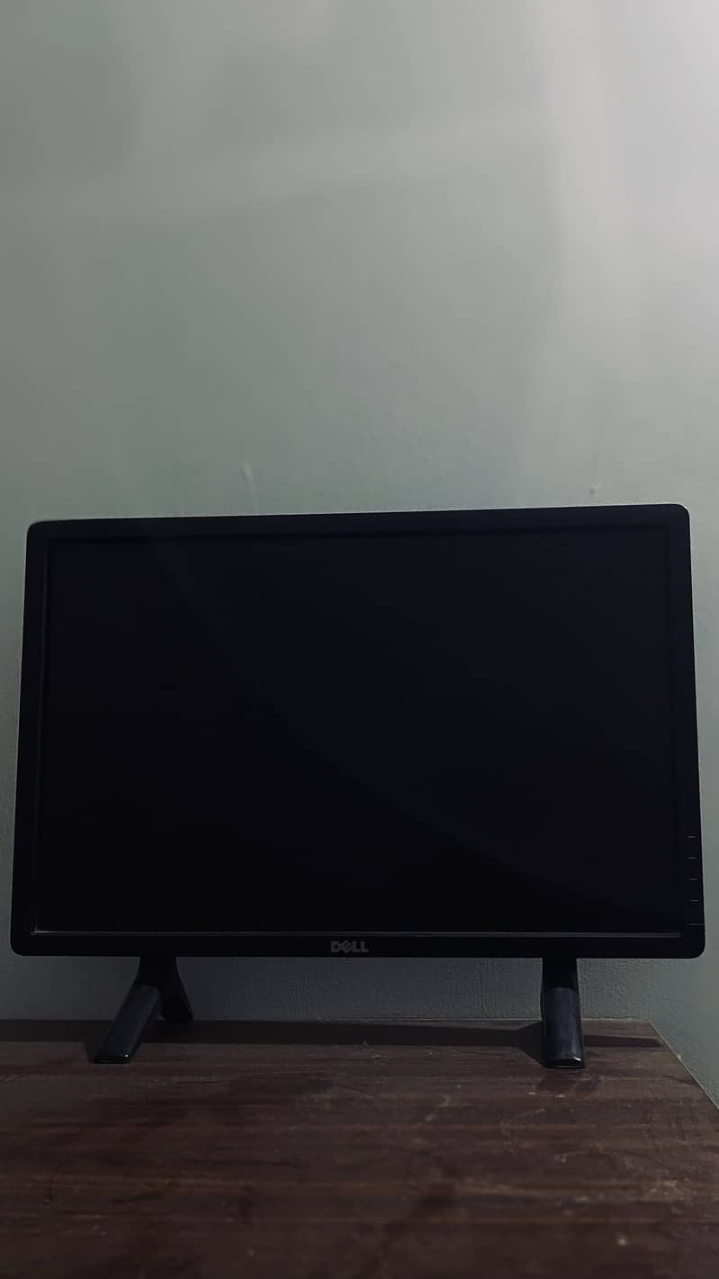 Core i5 PC with 2 monitors 2