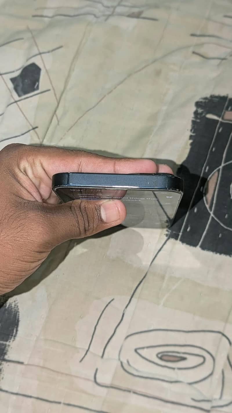 Apple iPhone 13 3