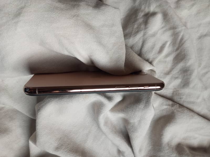 Apple iPhone 11 Pro 3