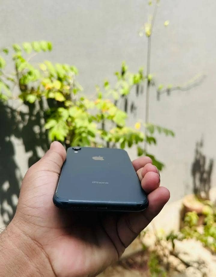 Apple iPhone XR 2