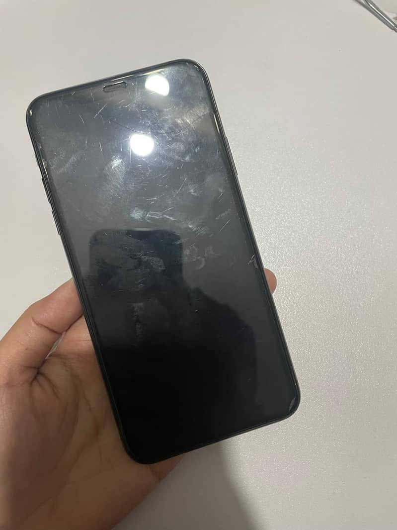 Apple iPhone 11 Pro Max 2