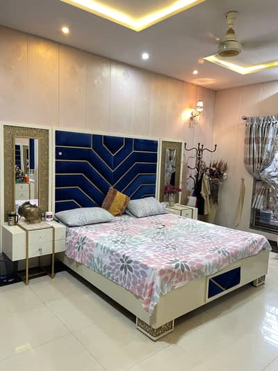 Bed set with side tables and vanity