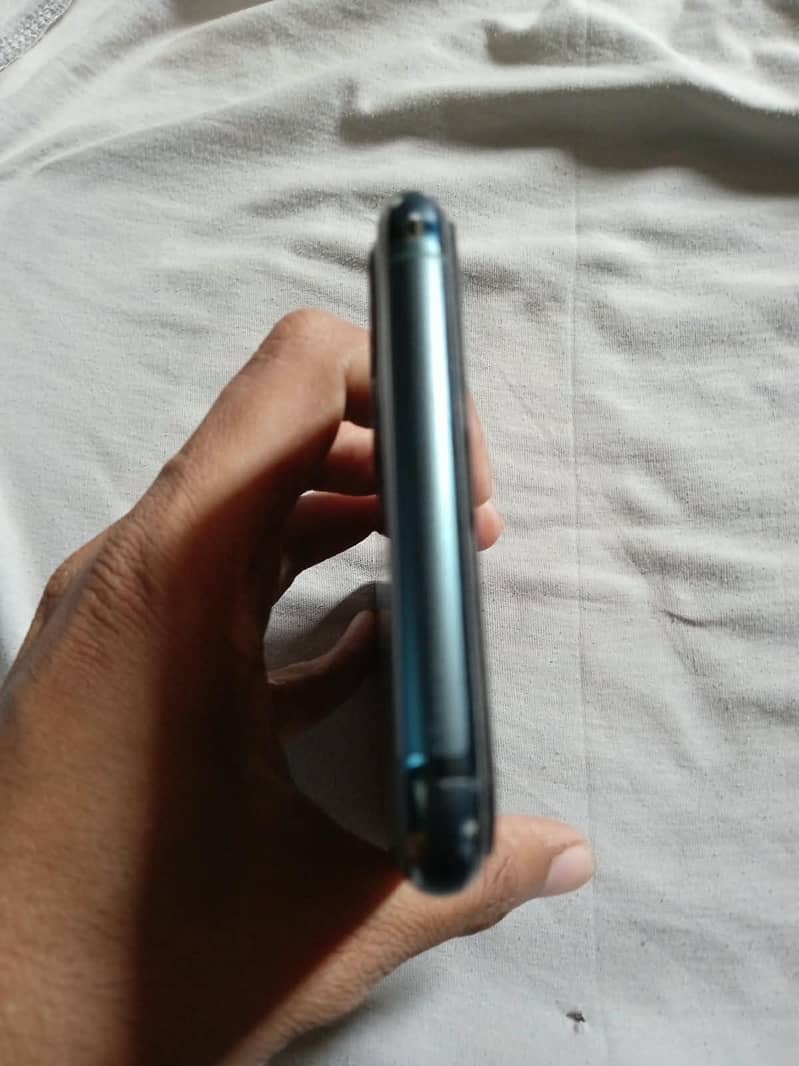 Apple iPhone 11 Pro Max 4