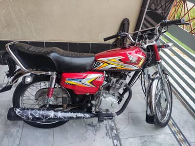 Honda cg 125 24/25 lush condition 10/10 scratchless