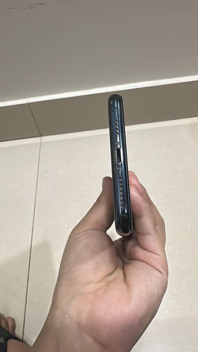 Apple iPhone 11 Pro Max 1