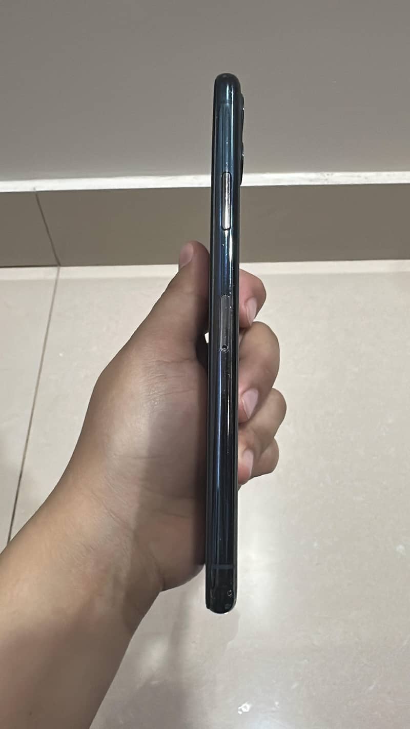 Apple iPhone 11 Pro Max 3