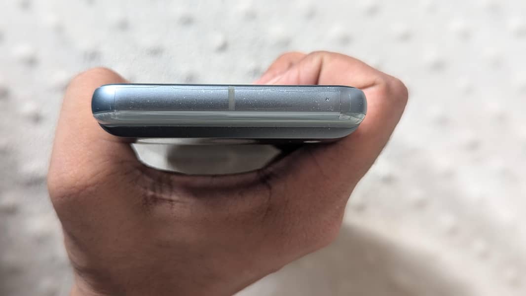 Google Pixel 8 4