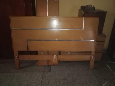 master size bed set in good condition