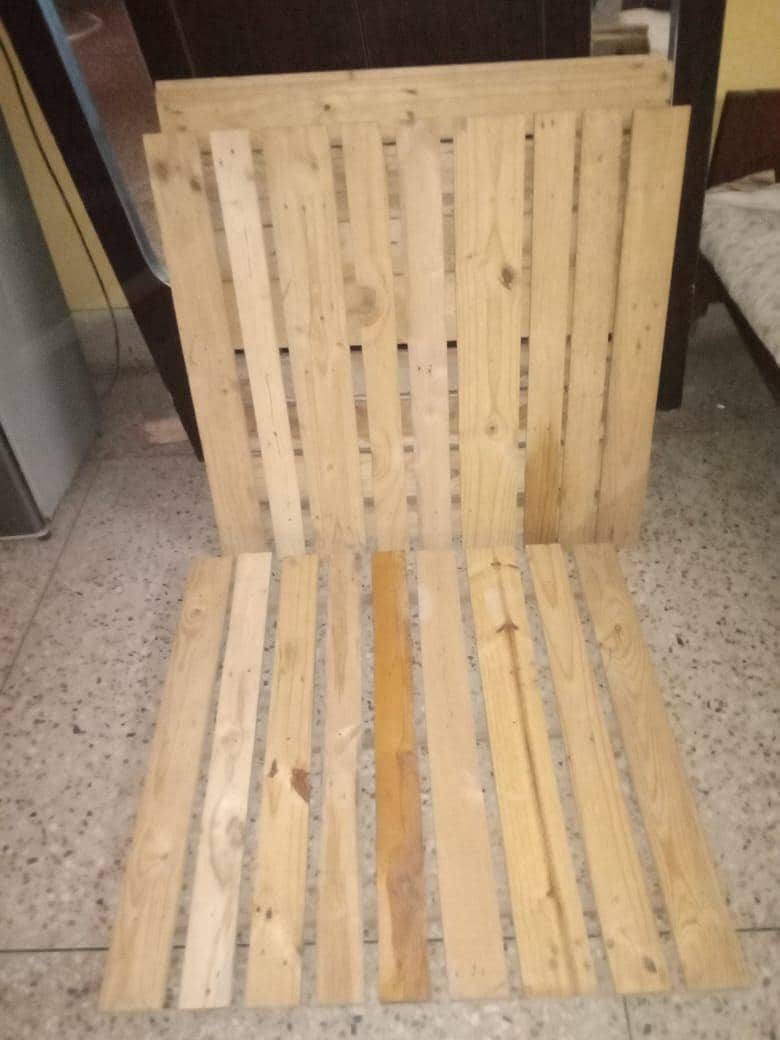 master size bed set in good condition 1