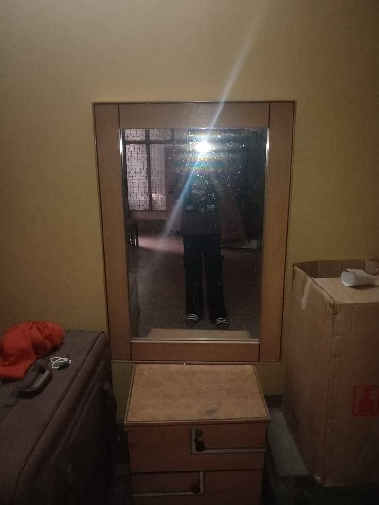 master size bed set in good condition 2