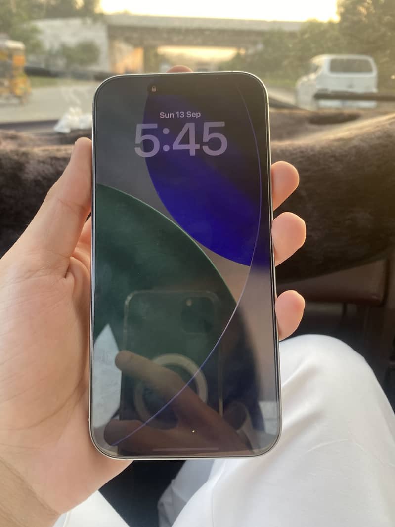 Apple iPhone 16 Pro Max 2