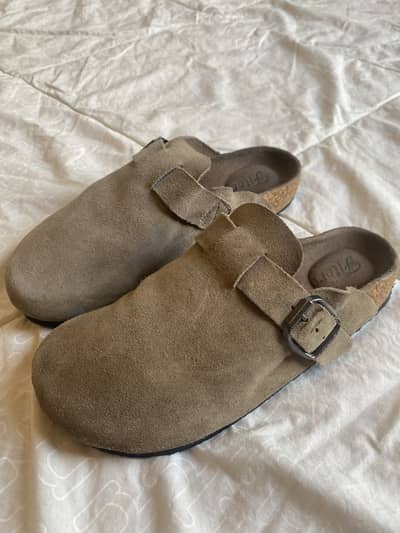 Fitory Suede Clogs