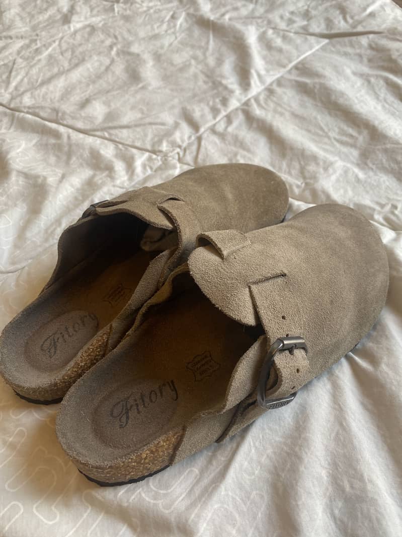 Fitory Suede Clogs 1