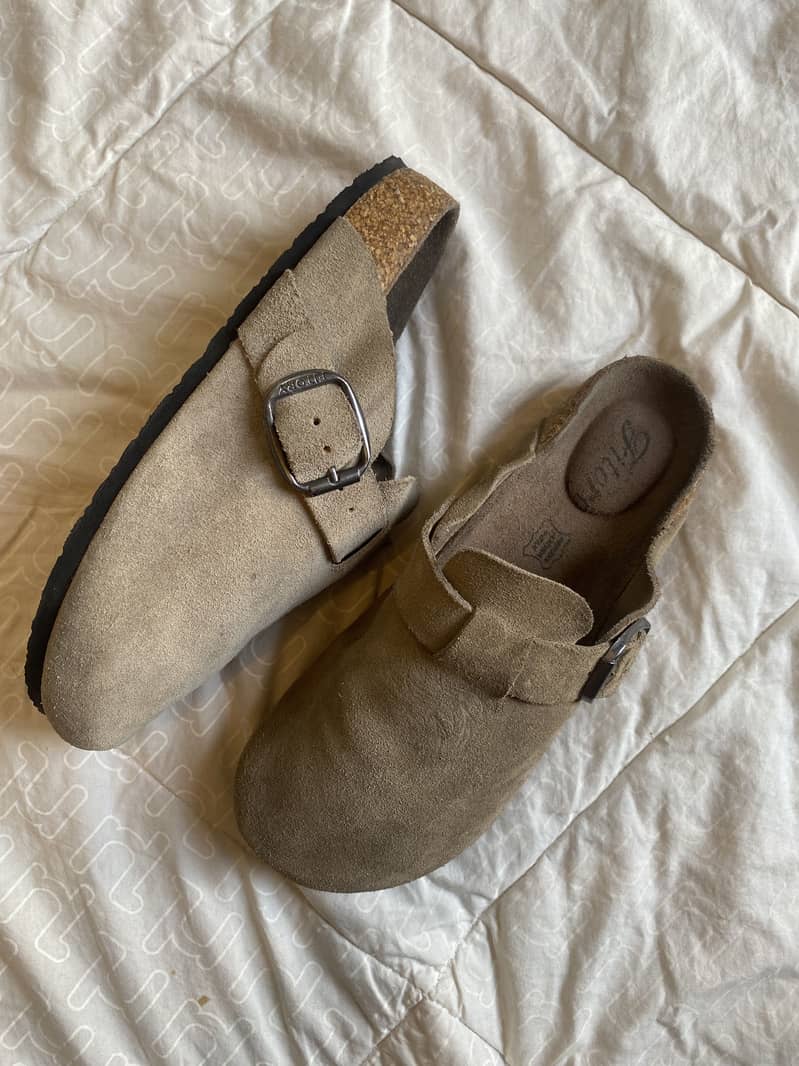 Fitory Suede Clogs 2