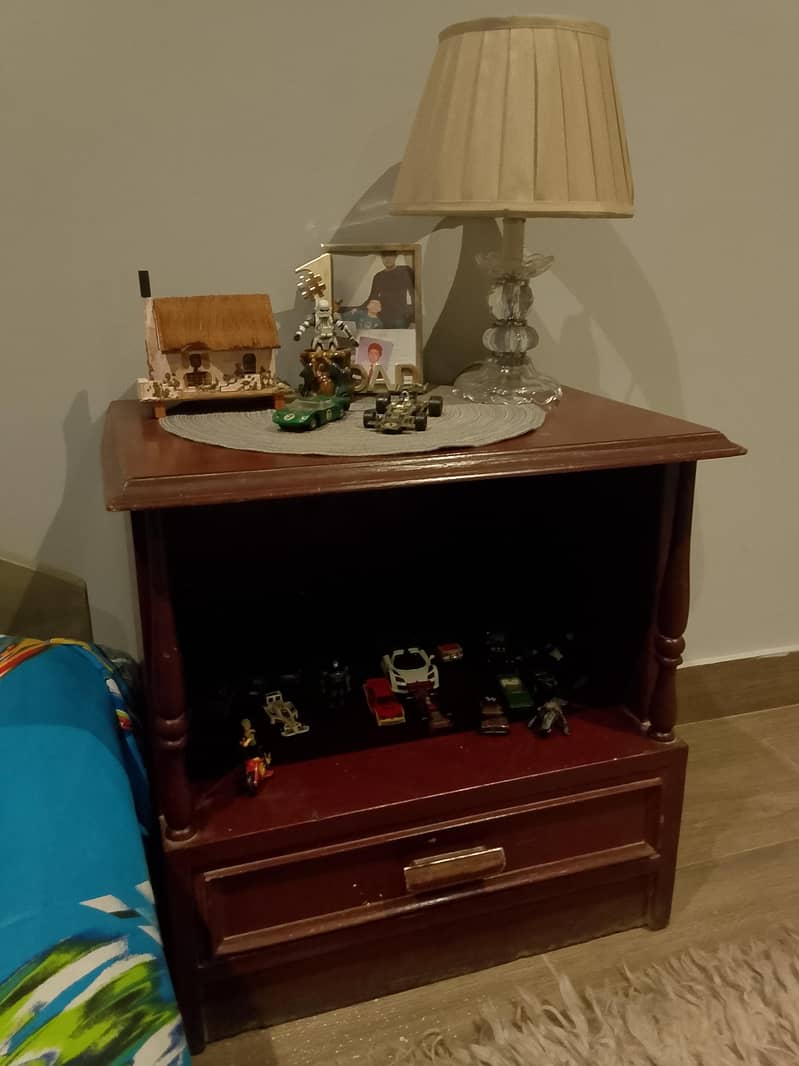 Bed+ Sidetable 4