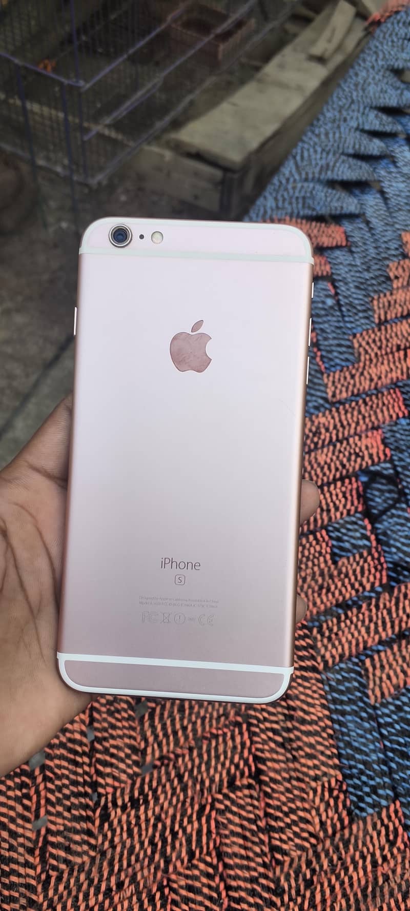 Apple iPhone 6S Plus 1
