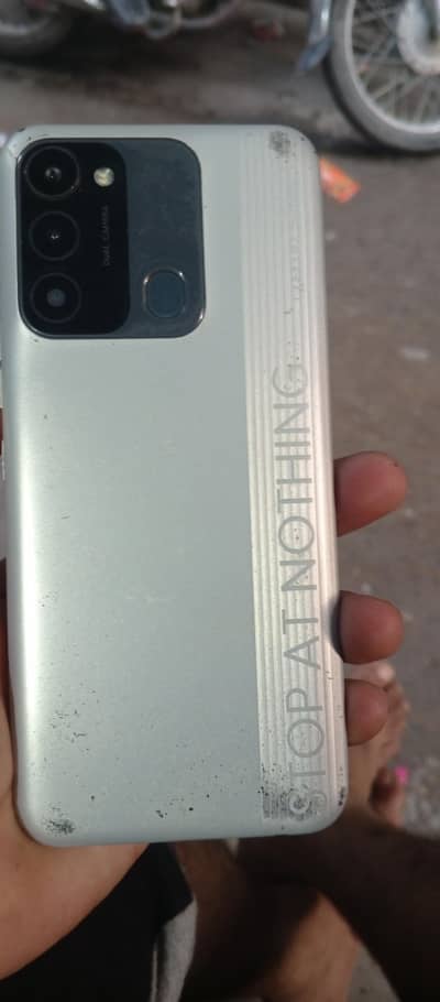 Tecno spark 8c 3+1/64