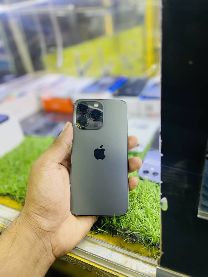 Apple iPhone 13 Pro 0