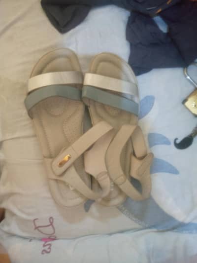 sandle