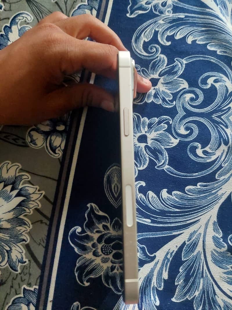 Apple iPhone 14 plus 4