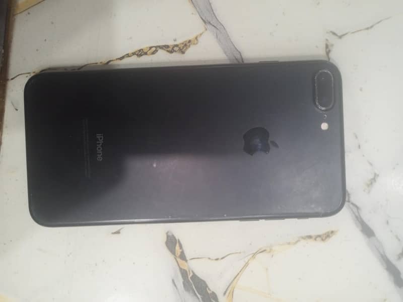 Apple iPhone 7 Plus 1