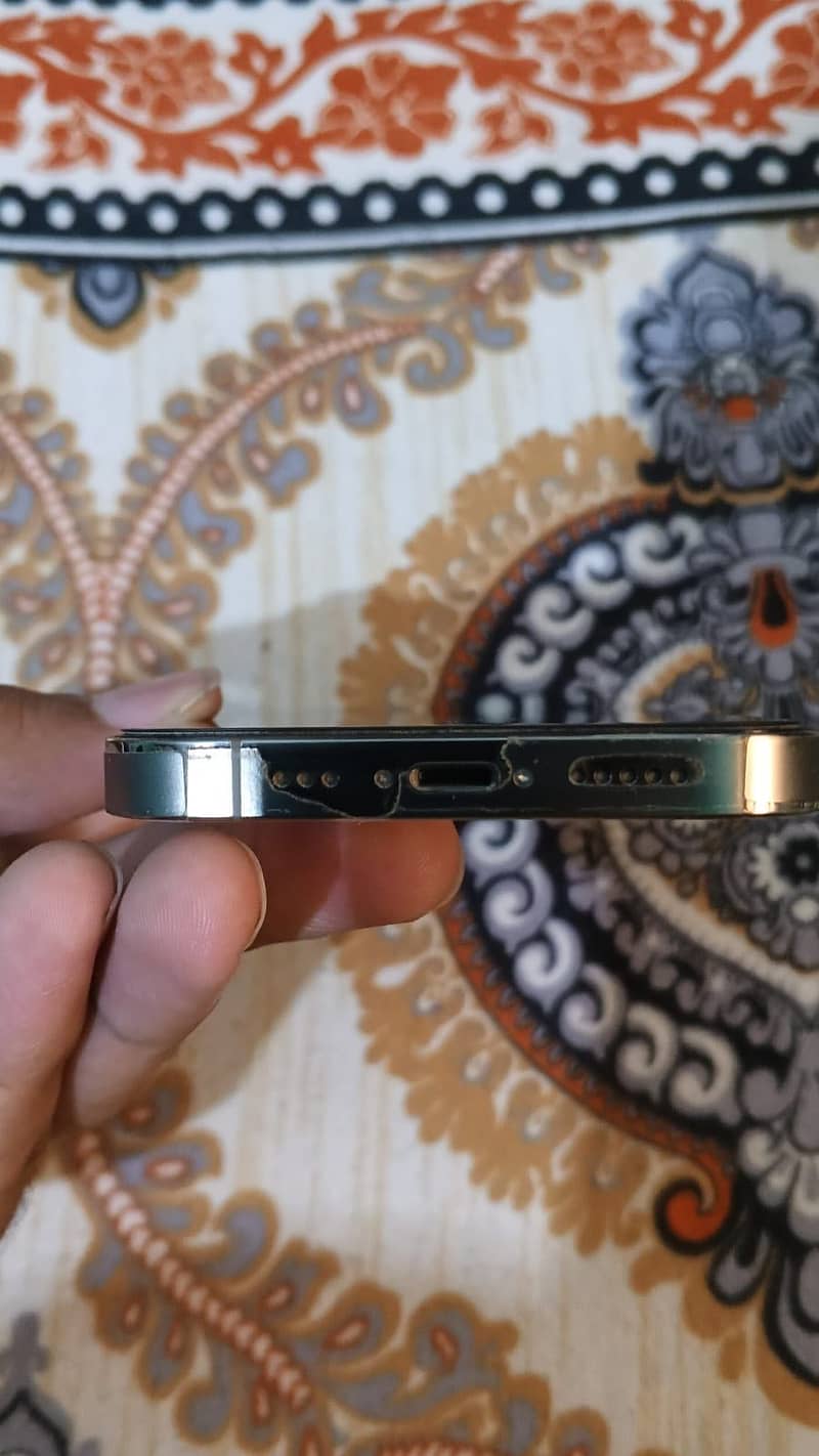 Apple iPhone 14 Pro 0