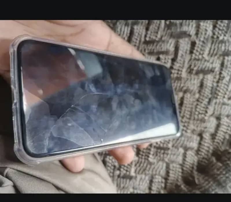 Apple iPhone XS Max 2