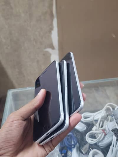 Apple iPhone SE