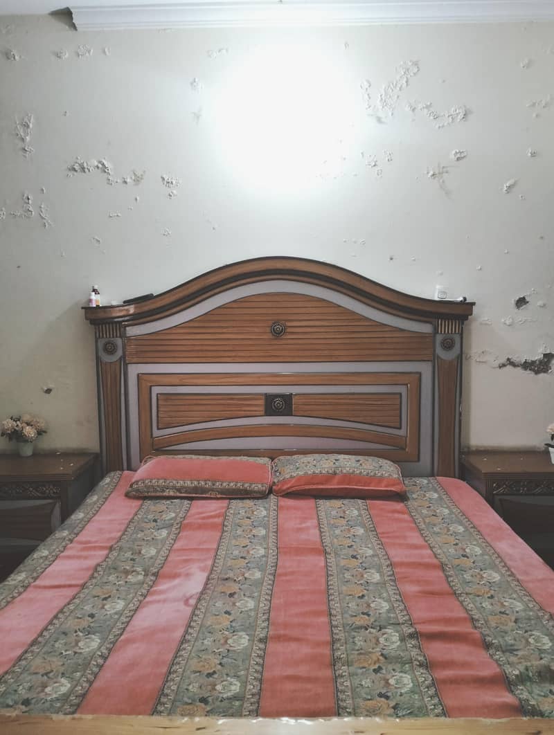 beautiful bed Set 1