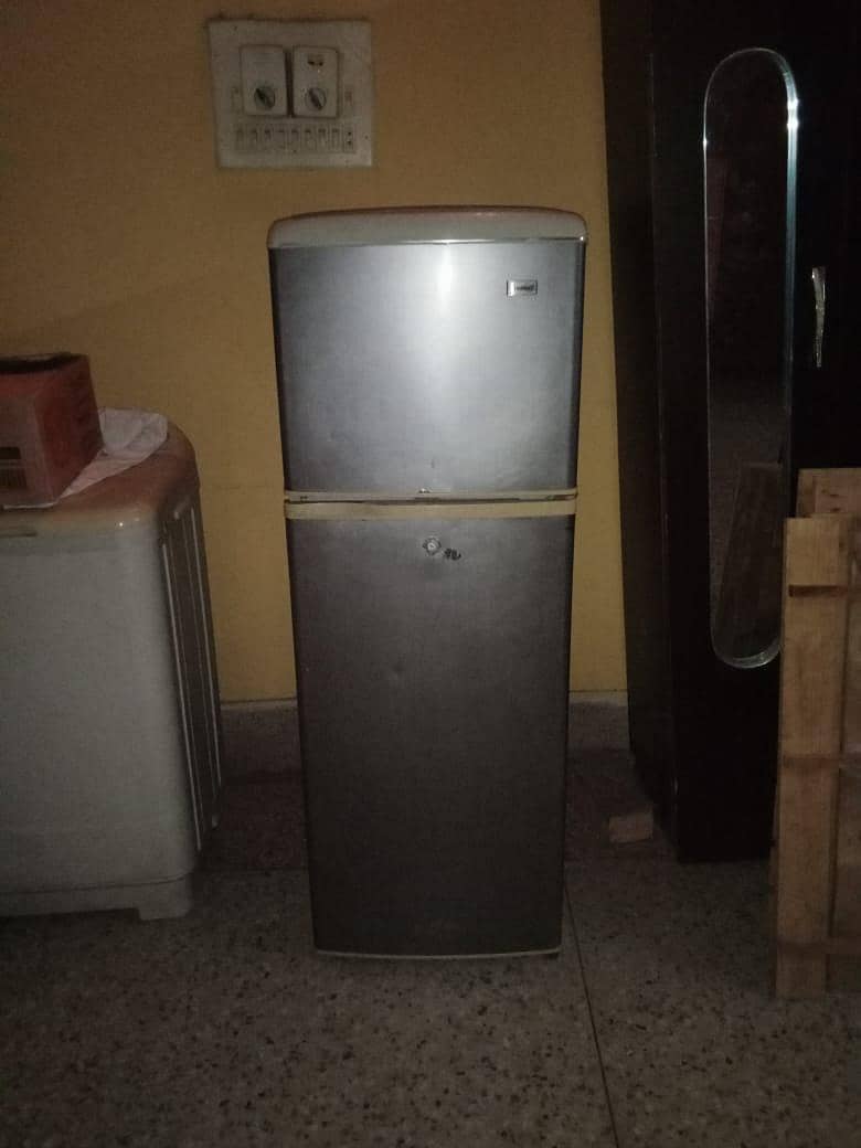 Haier mini fridge 0