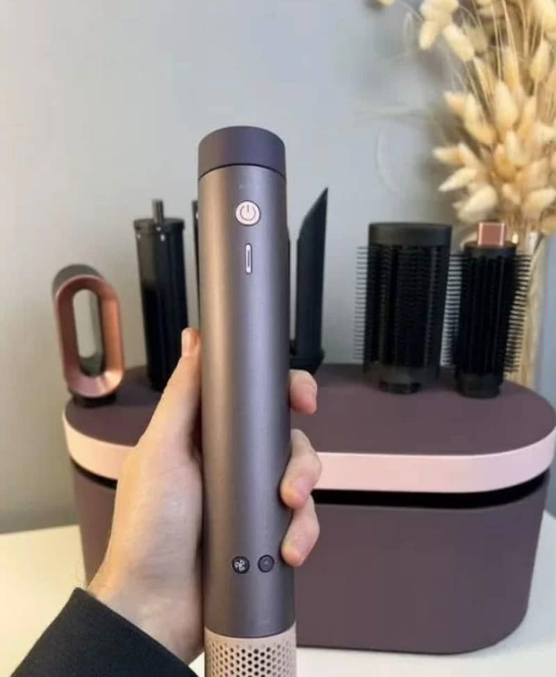 Dyson Hs09 3