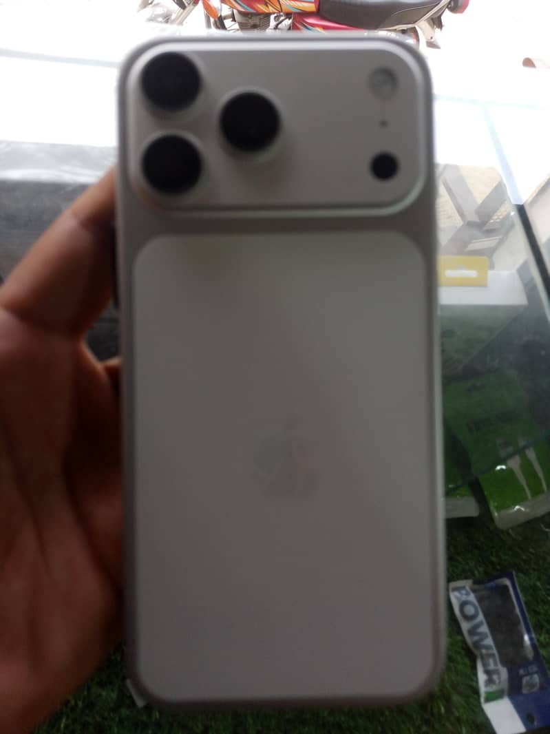 Apple iPhone 17 Pro Max 0