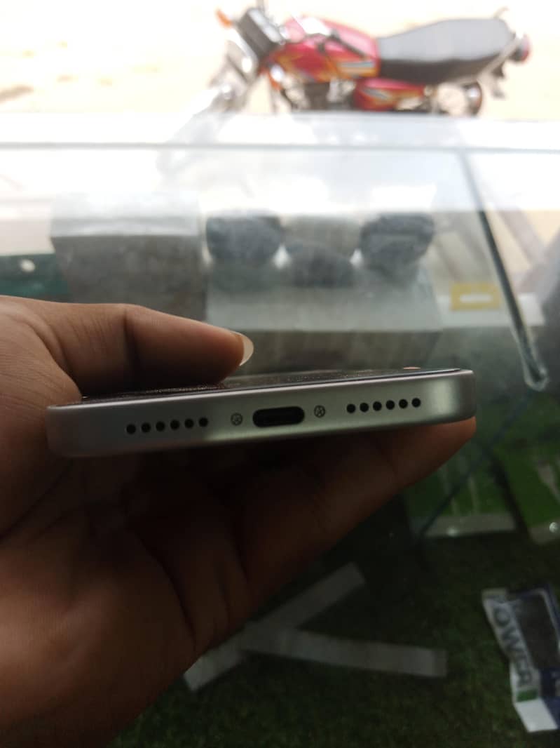 Apple iPhone 17 Pro Max 6